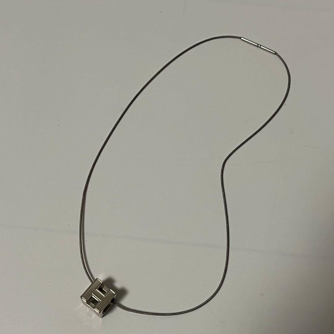 未使用級✨️ HERMES ネックレス　カージュ　アッシュ　Hキューブ　オレンジ