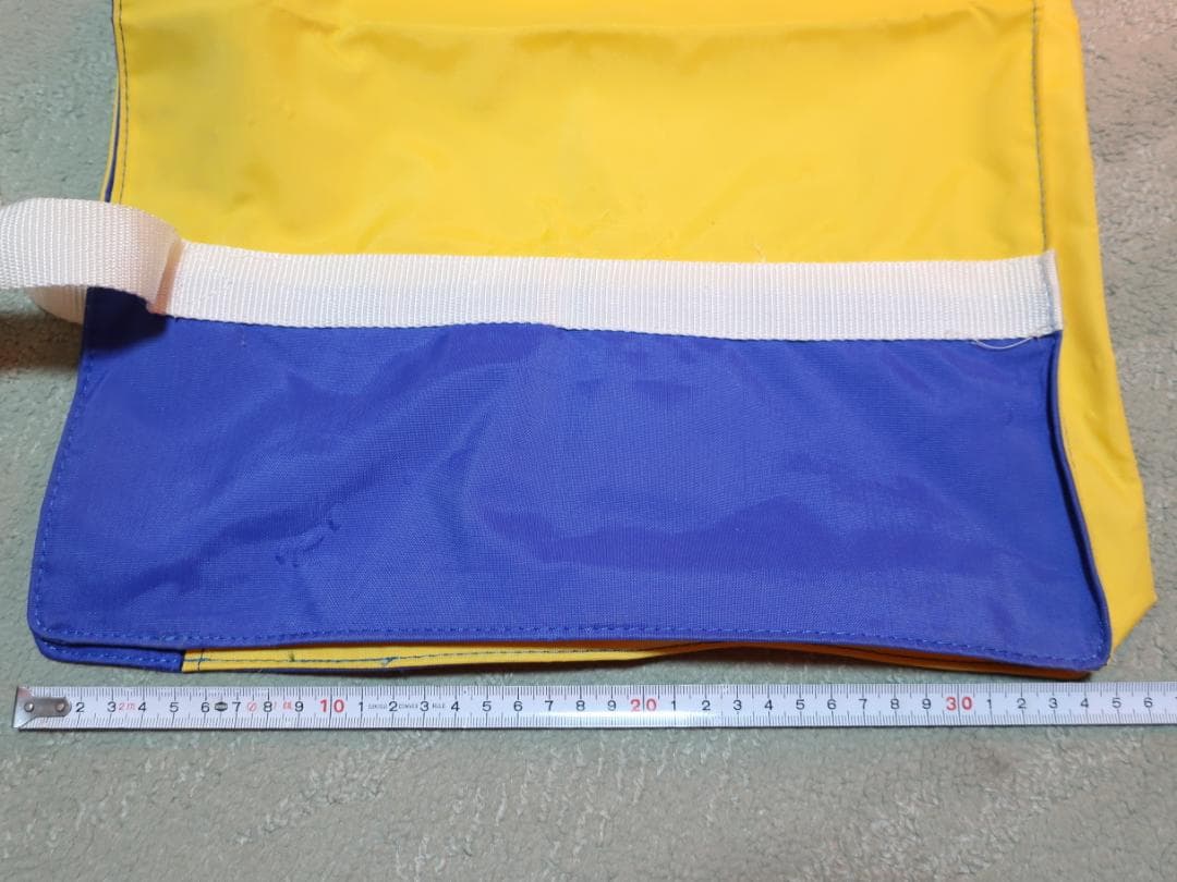 CAPCOM　青黄色のデザイントートバッグ　...mr