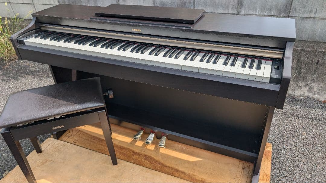送料込み YAMAHA 電子ピアノ YDP-162R 2013年製激美品