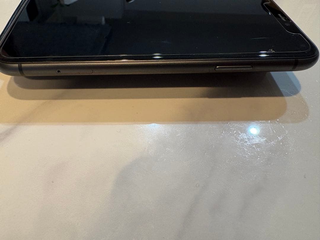 iPhone11本体　ブラック　128ギガ　SIMロック無し