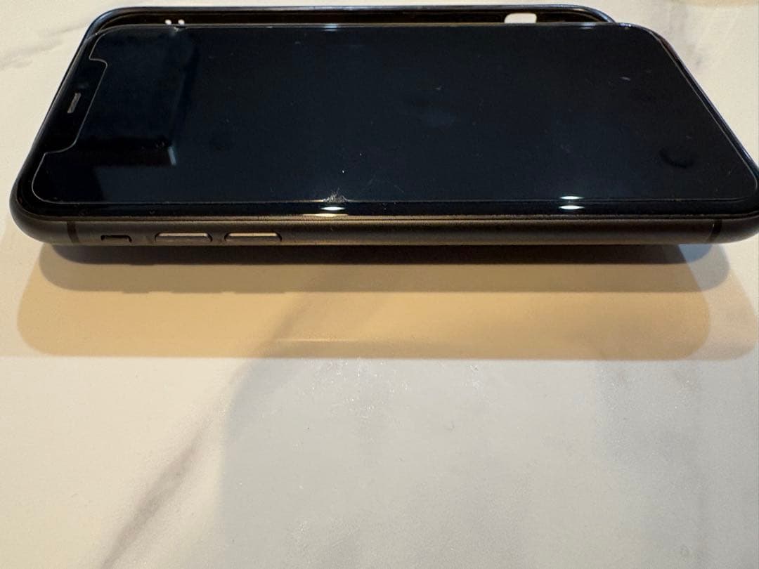 iPhone11本体　ブラック　128ギガ　SIMロック無し