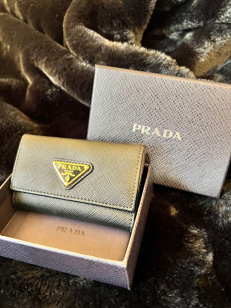 PRADA ブラックレザー キーケース 箱付き