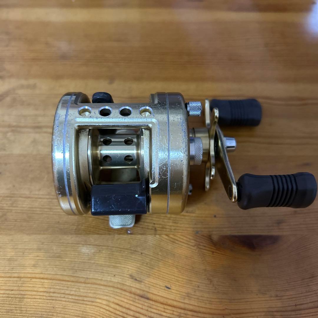 シマノ カルカッタ200XT