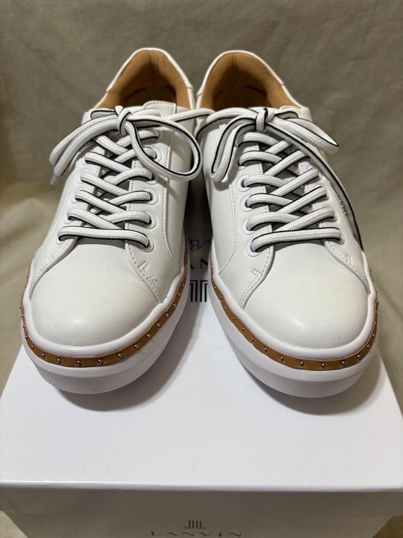 お得　ランバン　新品　23.0㎝ 白　LANVIN シューズ　靴　スタッズ