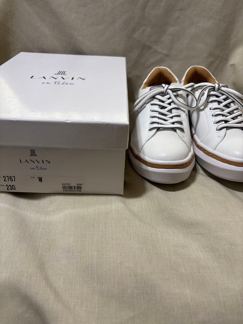お得　ランバン　新品　23.0㎝ 白　LANVIN シューズ　靴　スタッズ