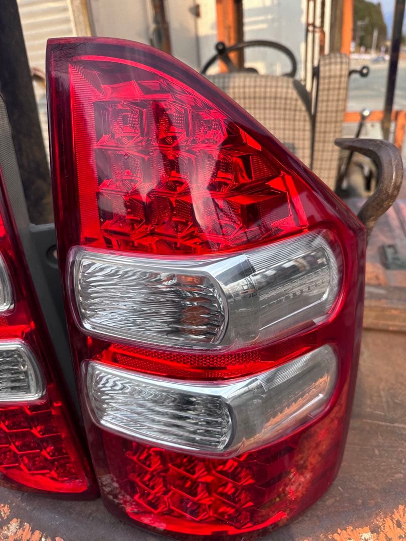 70 ノア　テールランプ　右左セット