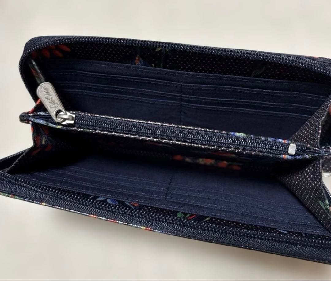 ネイビードット柄/ Cath Kidston /ラウンド長財布/ジッパー