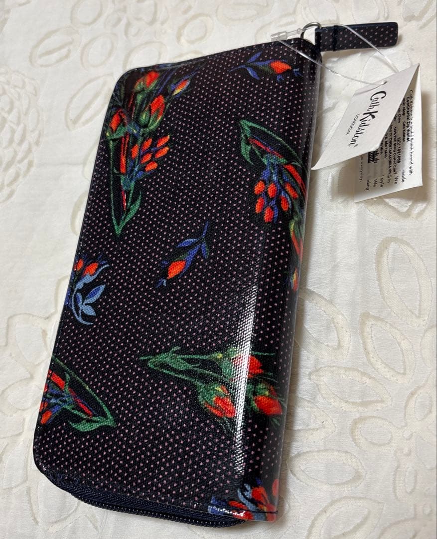 ネイビードット柄/ Cath Kidston /ラウンド長財布/ジッパー