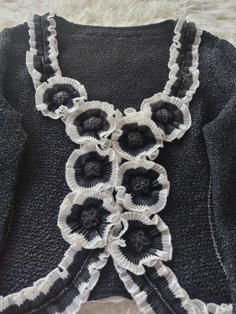 美品✨️ノコオーノ ノーカラージャケット カーディガン　ビジュー フリル