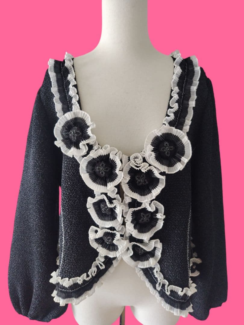 美品✨️ノコオーノ ノーカラージャケット カーディガン　ビジュー フリル