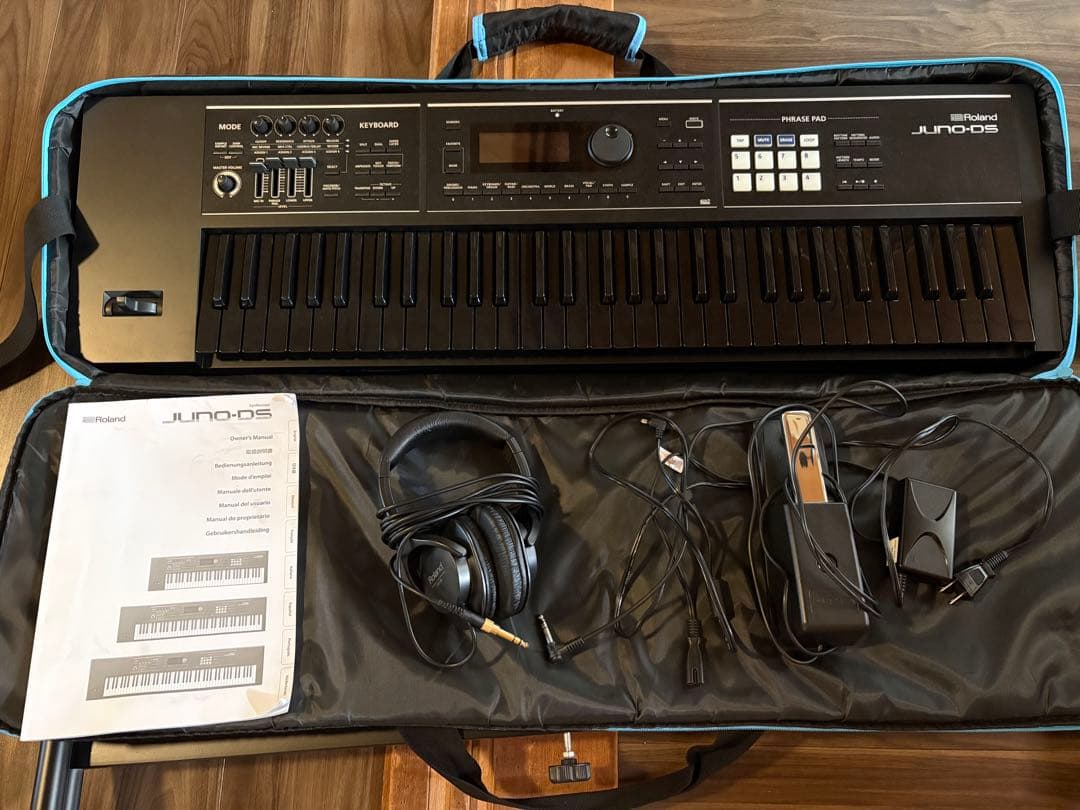 【専用】Roland JUNO-DS シンセサイザー 61鍵