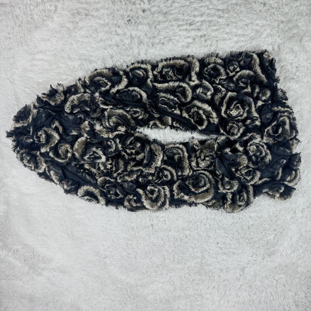 美品✨　ロイヤルチエ　マフラー　ストール　花柄　総柄　バイカラー　黒　ブラック