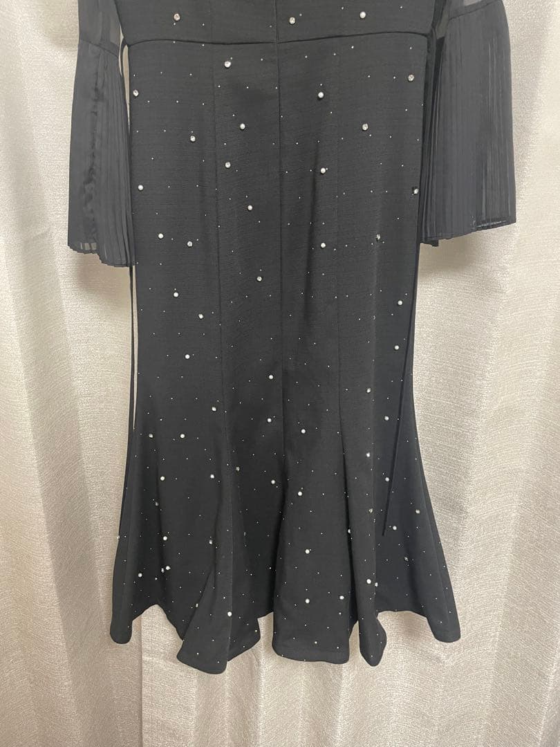 め*こ様 Leja パールビジュープリーツフレアスリーブマーメイドワンピース