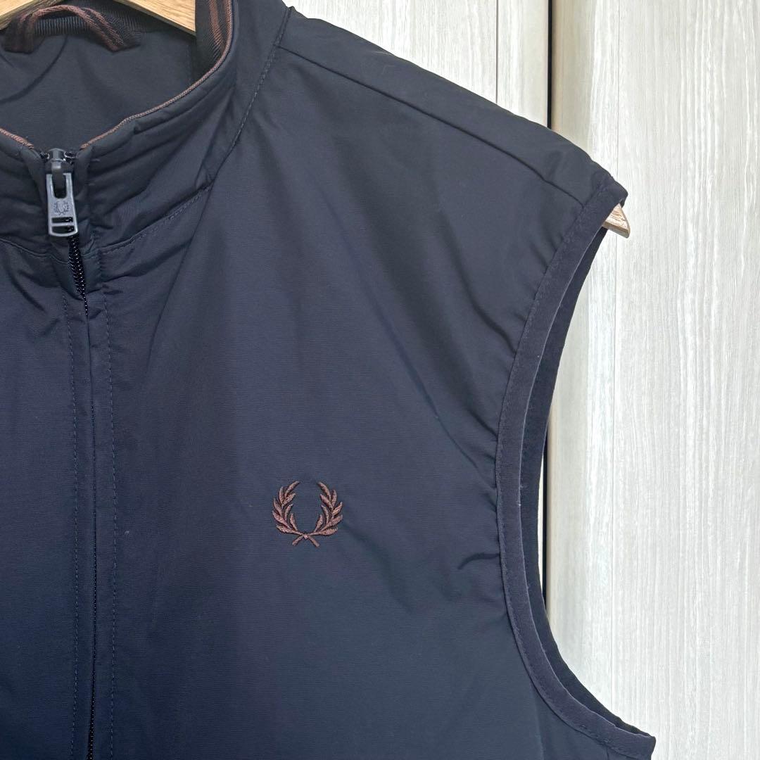 フレッドペリー　FRED PERRY ベスト