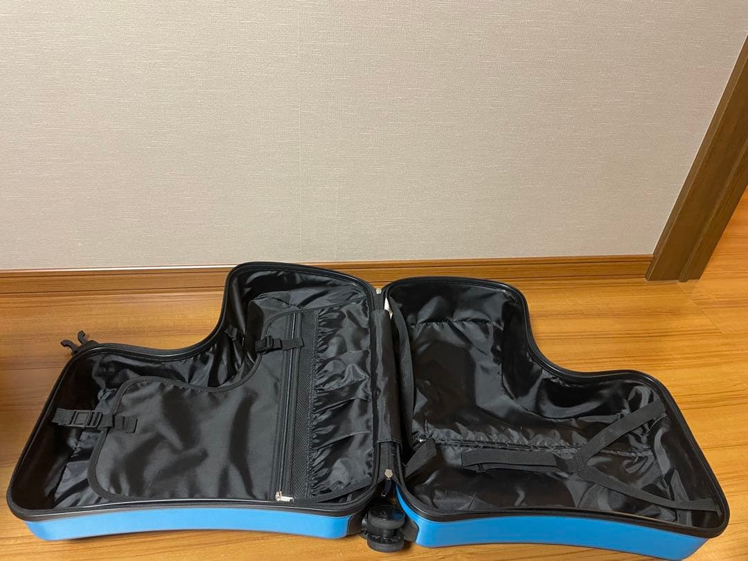 子供が乗れるキャリーケース 取手収納　キッズトラベル