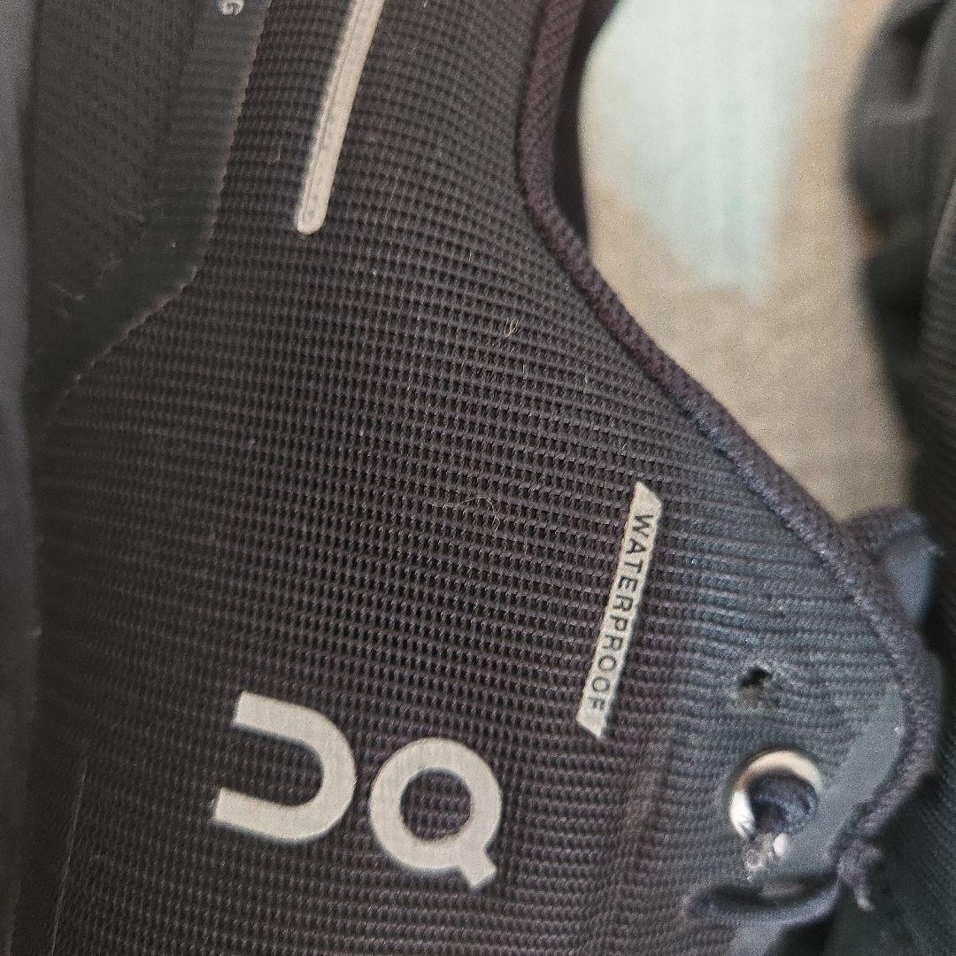 【美品】On Cloud5 ウォータープルーフ　スニーカー ブラック 25cm