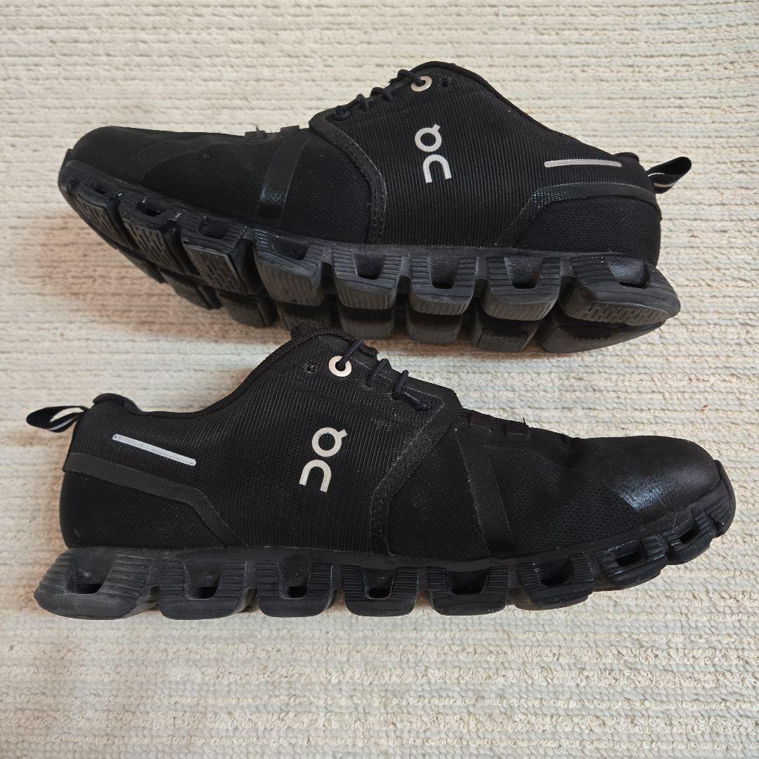 【美品】On Cloud5 ウォータープルーフ　スニーカー ブラック 25cm