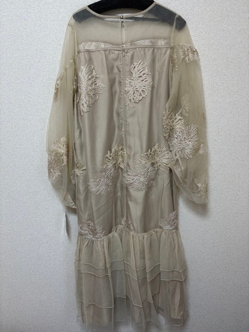 新品niana フラワー 刺繍ティアードフリルドレス Aライン パーティードレス
