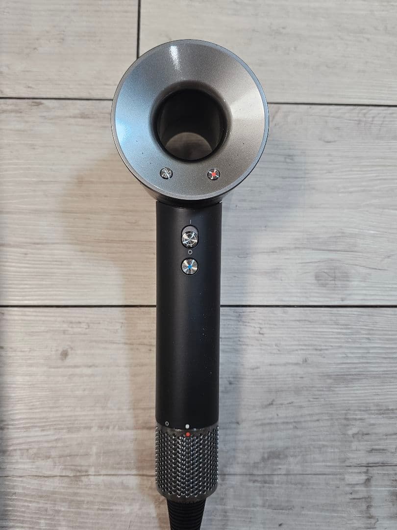 週末数量限定　ダイソン　メンテナンス済み　dyson hd08　ブラック　保証付