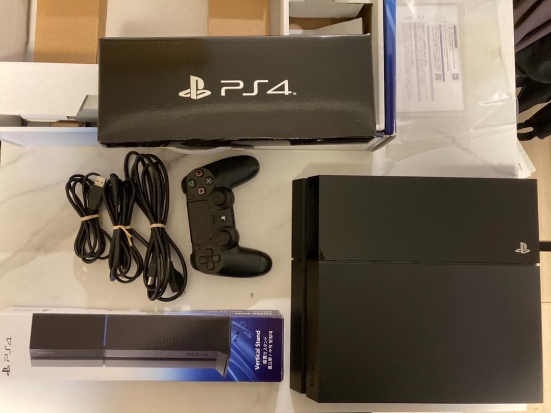 PlayStation®4 ジェット・ブラック 500GB + ソフト9本