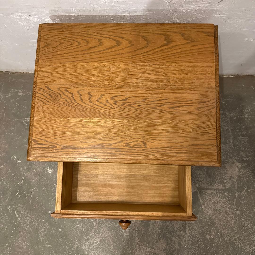 年末年始saleヴィンテージ　木製サイドテーブル　引き出し付き　1