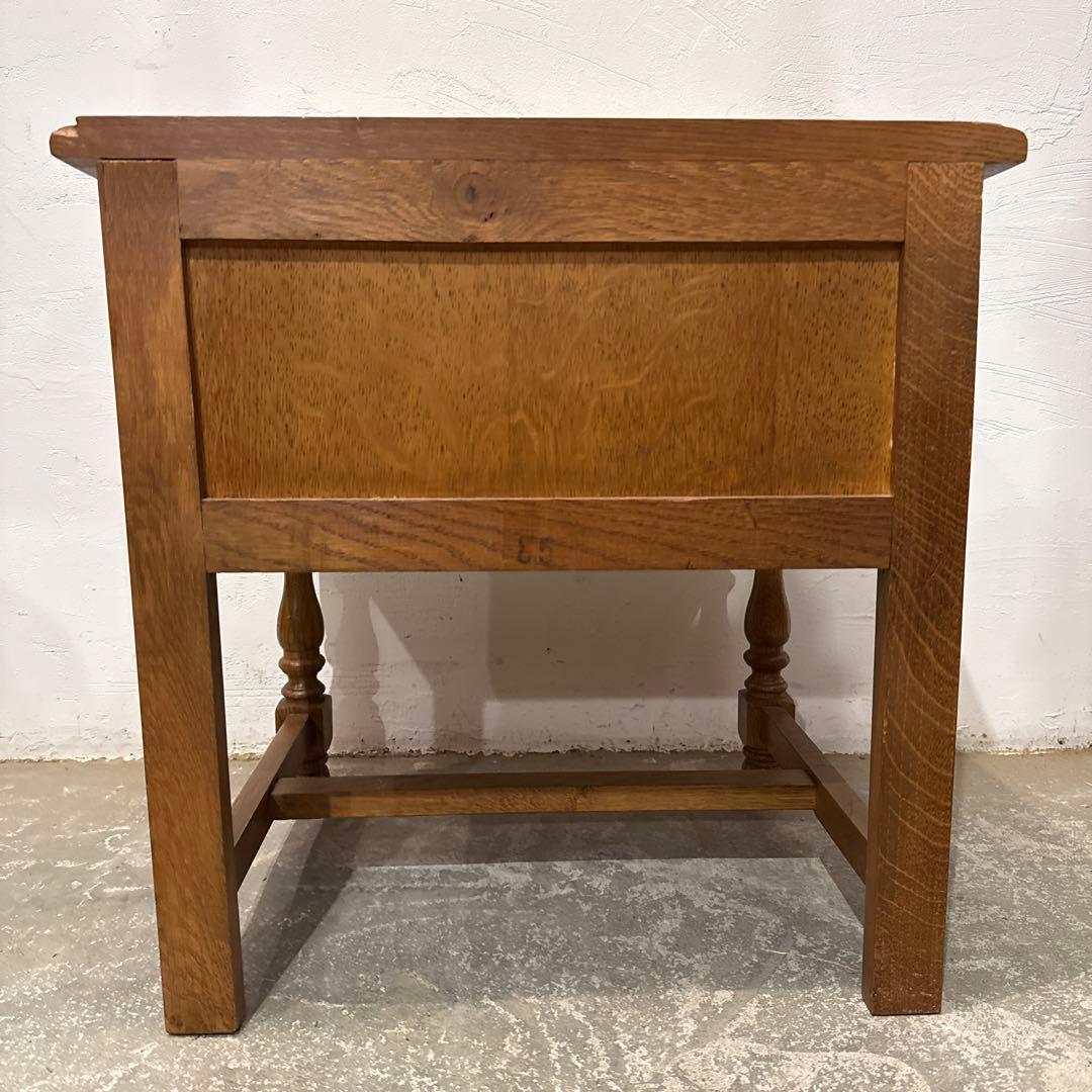年末年始saleヴィンテージ　木製サイドテーブル　引き出し付き　1