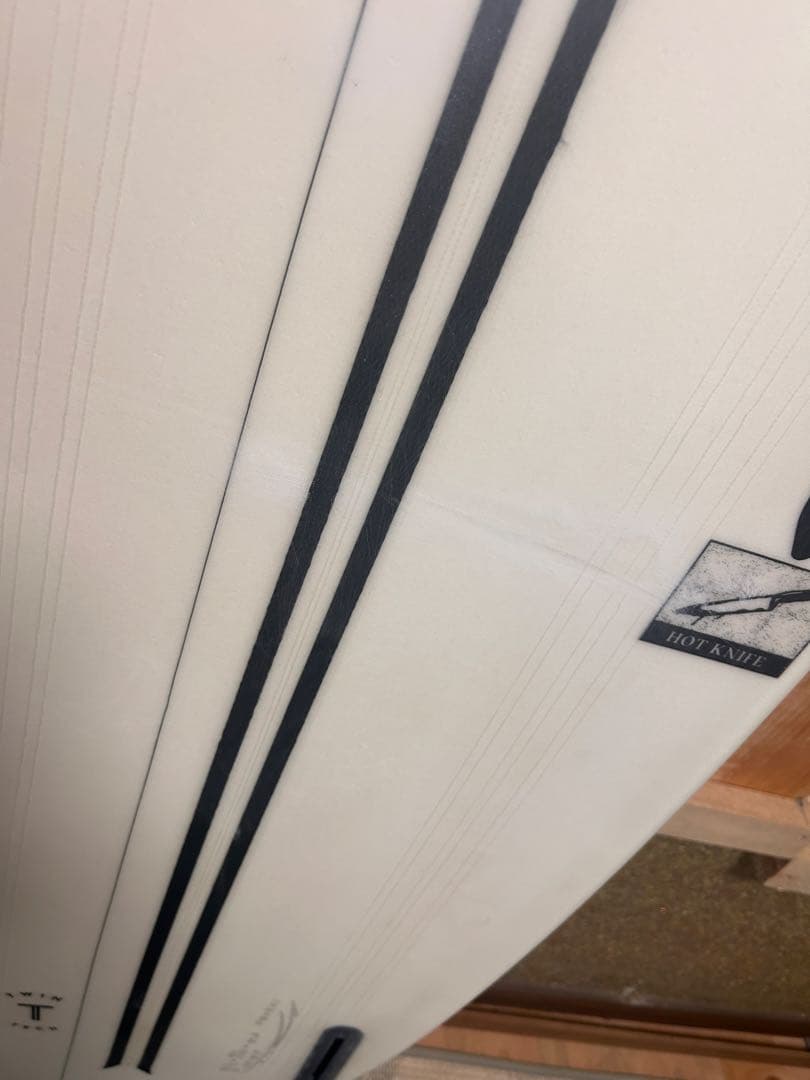 イ*チ様 チリサーフボード　ホットナイフ　5'8''TWIN TECH、超軽量E
