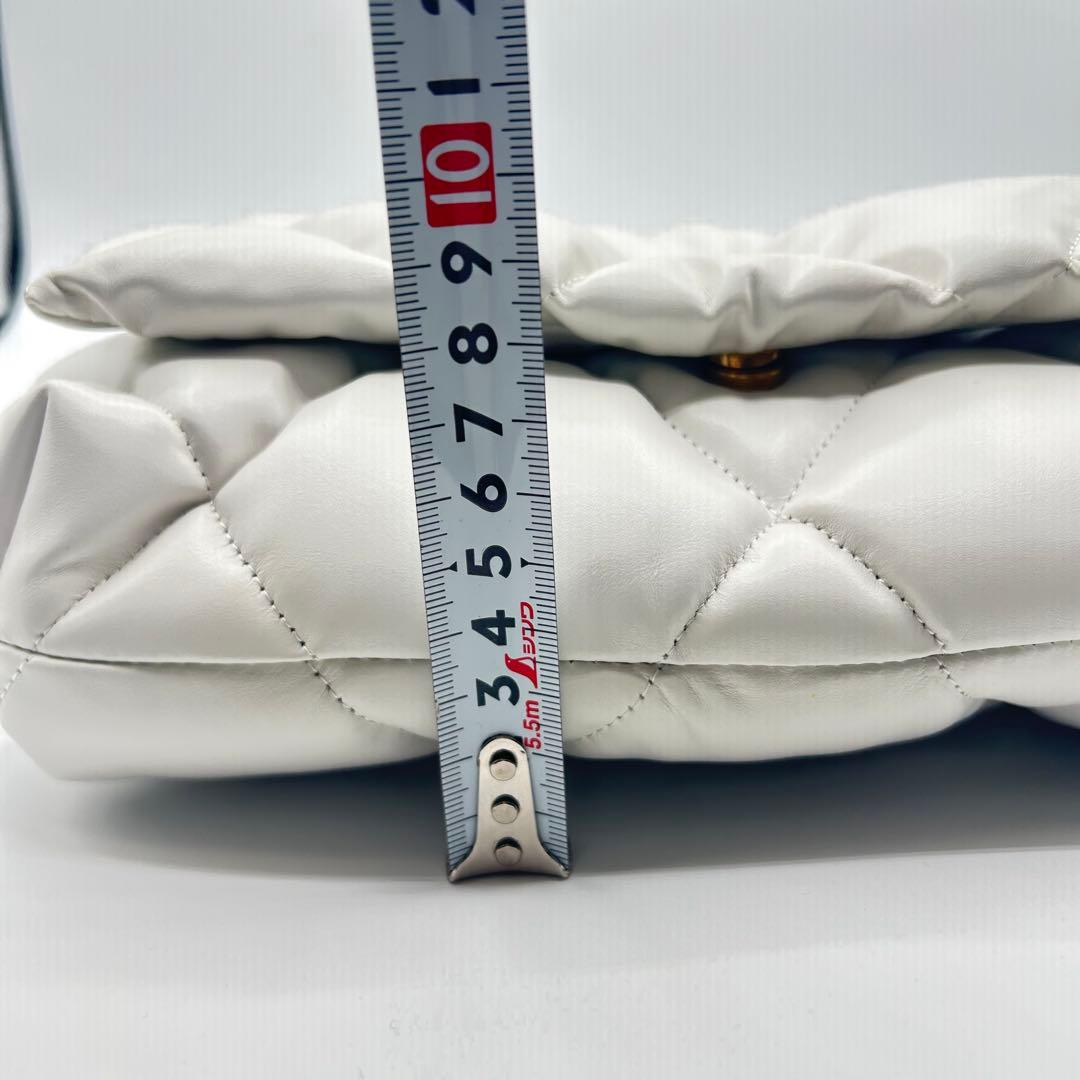 【未使用に近い】BALENCIAGA バレンシアガ クラッチバッグ ホワイト 白