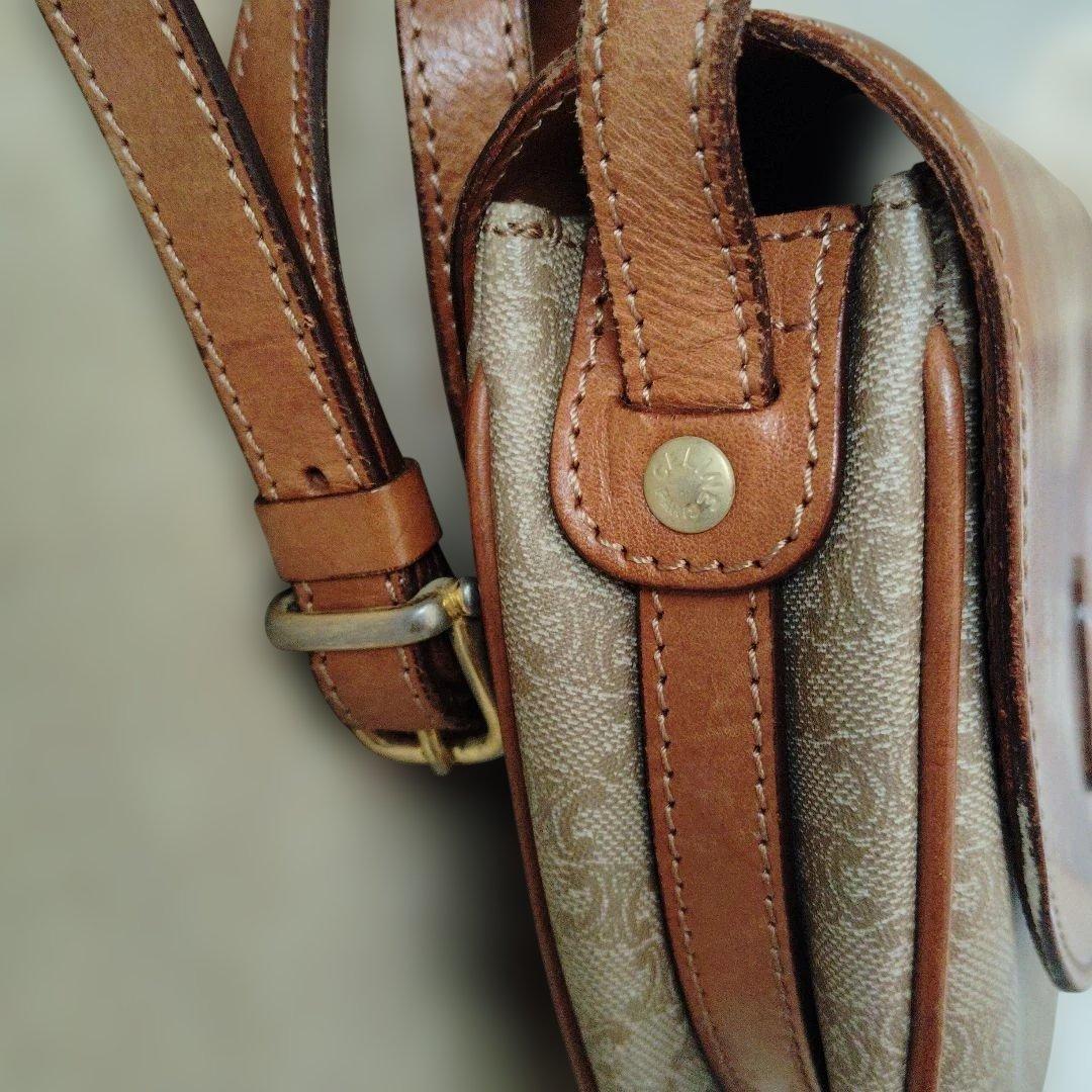 Celineセリーヌ ショルダーバッグ ブラウン/ベージュ マカダム　トリオンフ