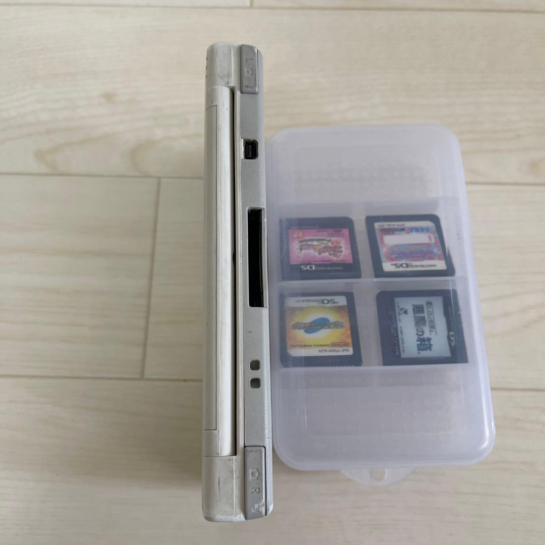 「ニンテンドーDSi LL　ドラゴンクエスト他ソフト合計11本スペシャルパック