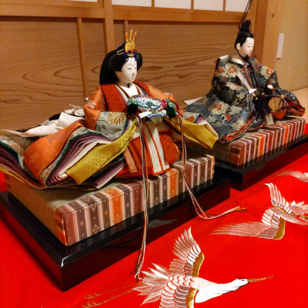 慶雲作　京雛　親王揃い　正絹本仕立十二単衣　台座・毛氈付