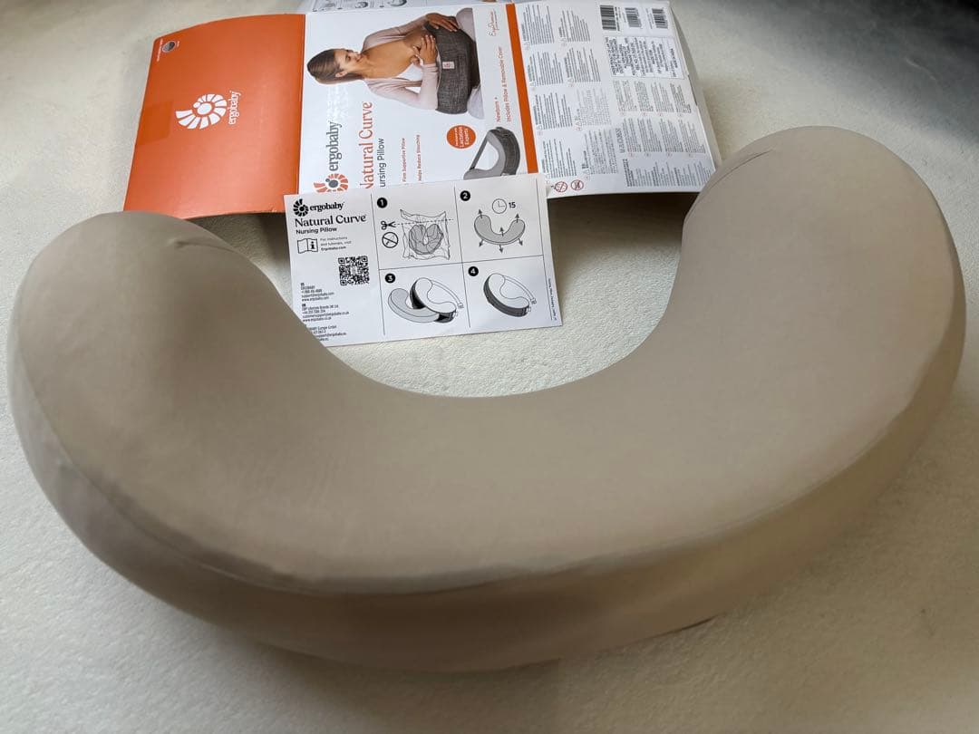 Ergobaby エルゴベビー 授乳クッション ナーシングピロー　ベルト付き