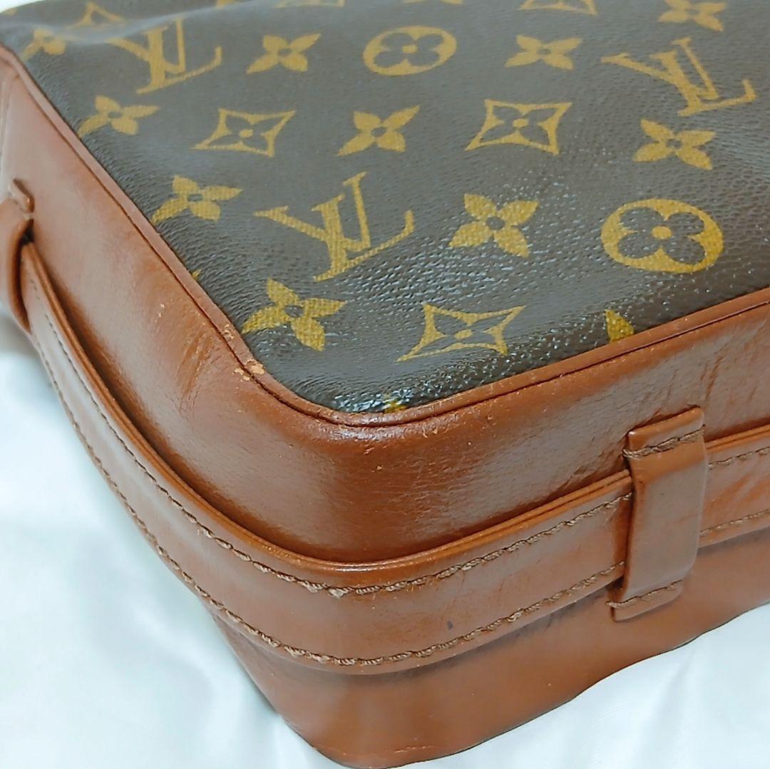 ルイヴィトン　サックバンドリエール　モノグラム　ショルダーバッグ