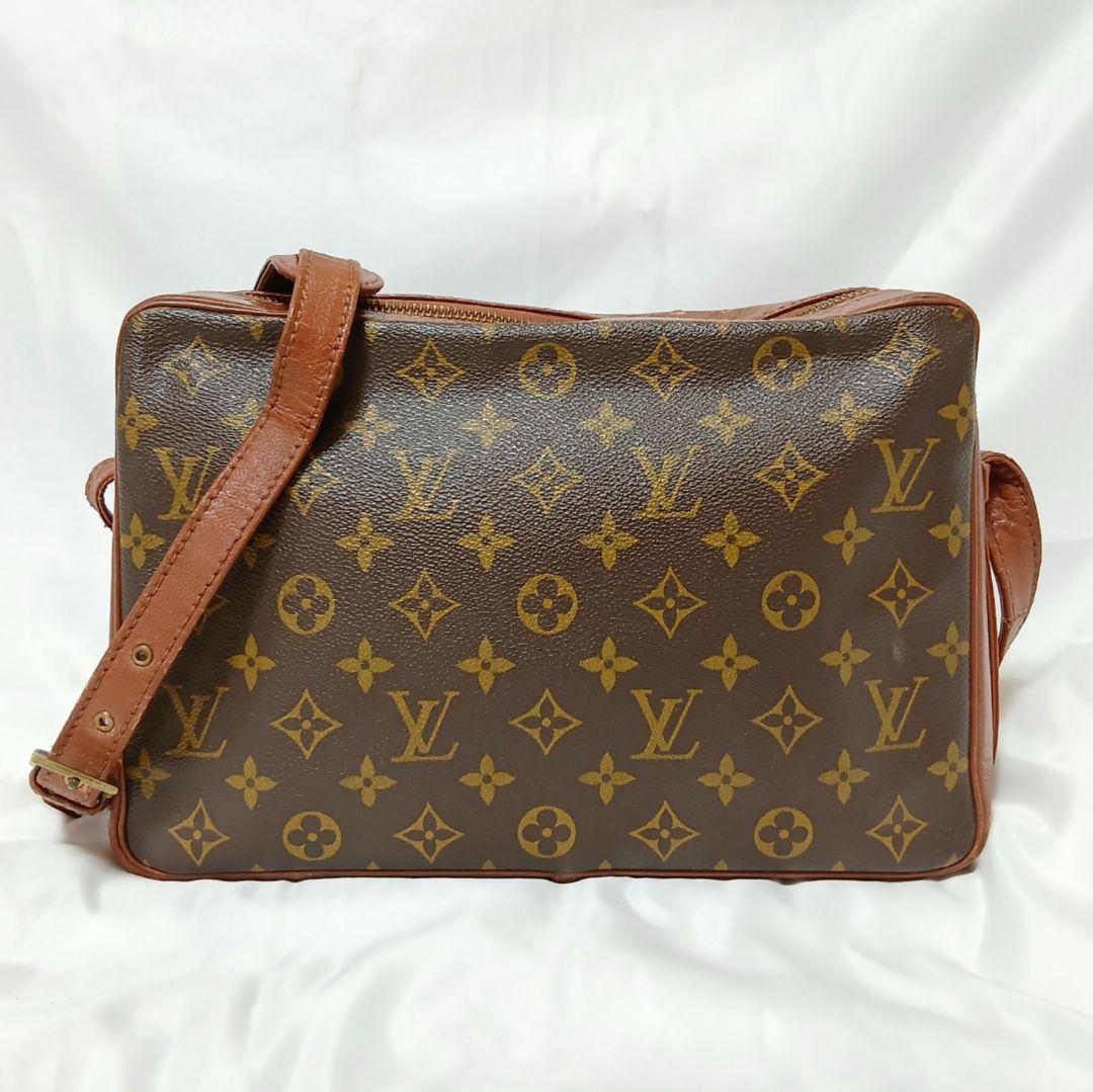 ルイヴィトン　サックバンドリエール　モノグラム　ショルダーバッグ