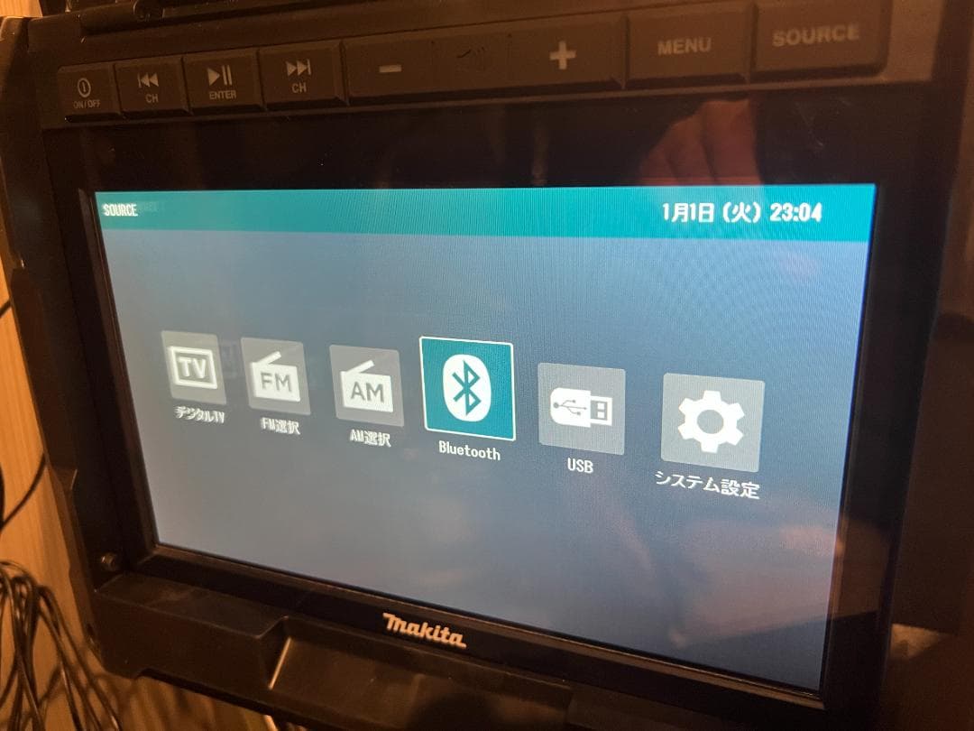 侍*ン様 マキタ 充電式ラジオ付テレビ TV100・ハンディライト ML807