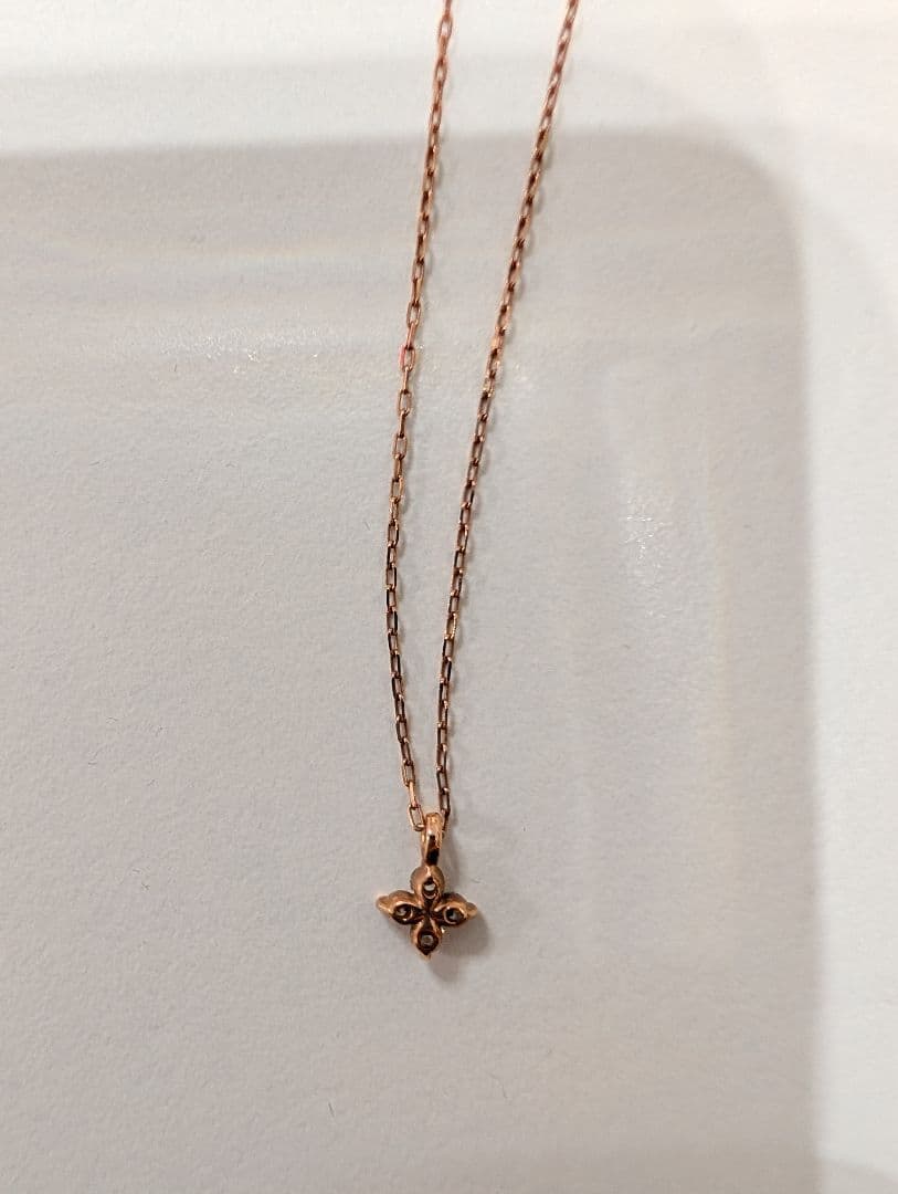 4°C フラワーモチーフ ネックレス　K10　ダイヤモンド