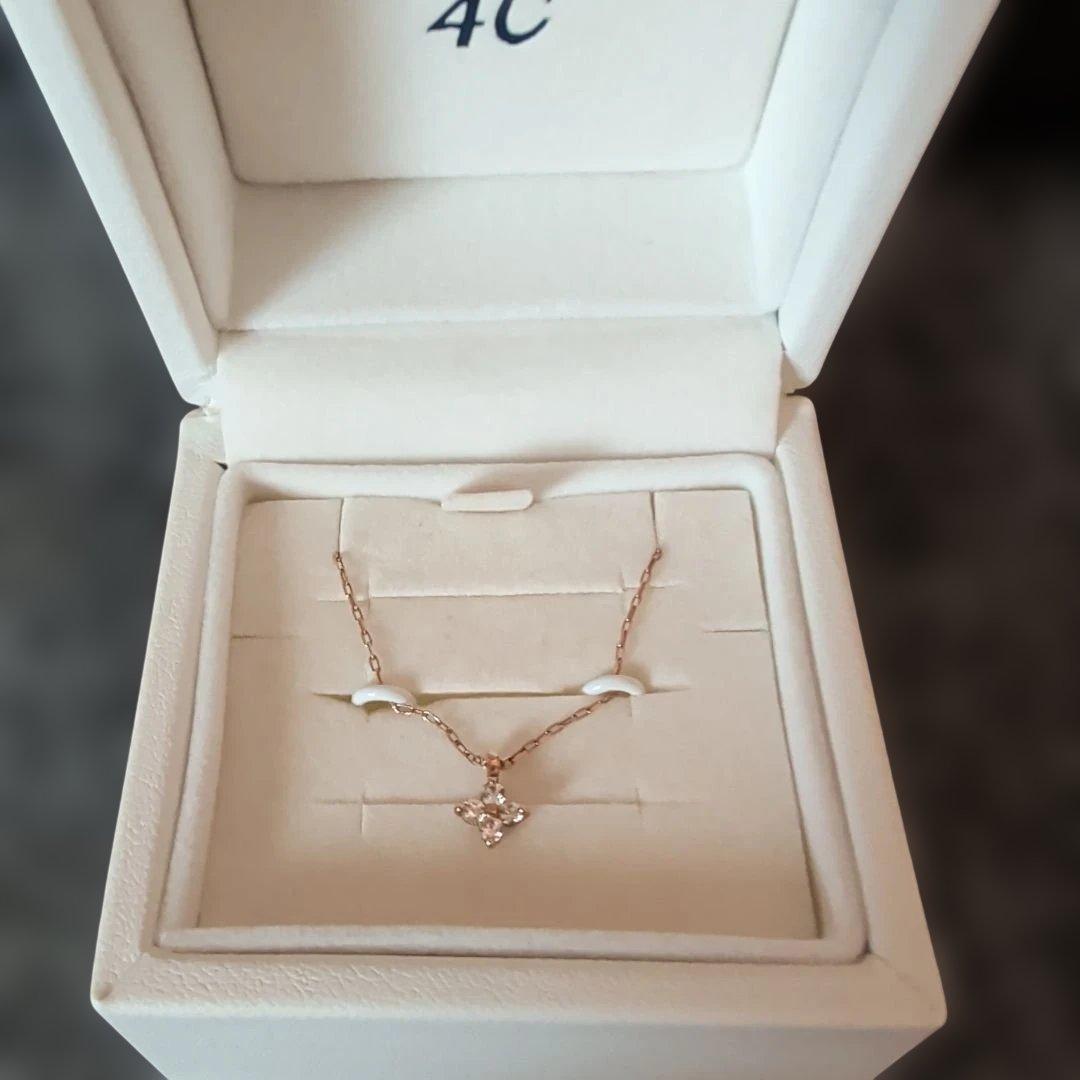 4°C フラワーモチーフ ネックレス　K10　ダイヤモンド