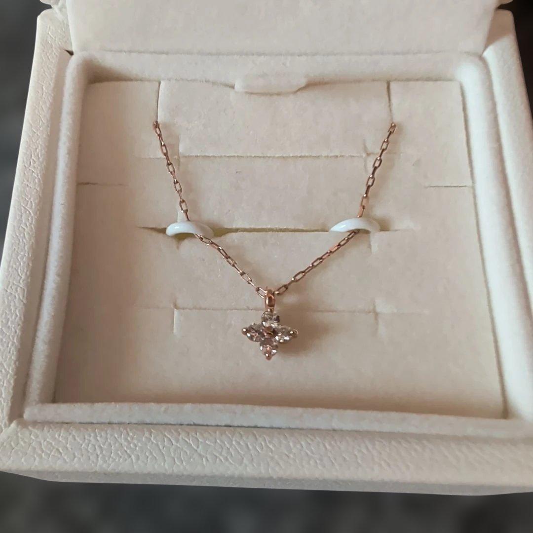 4°C フラワーモチーフ ネックレス　K10　ダイヤモンド