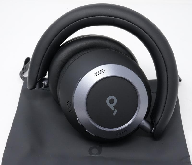 Anker Soundcore Space One Pro　ケース付き