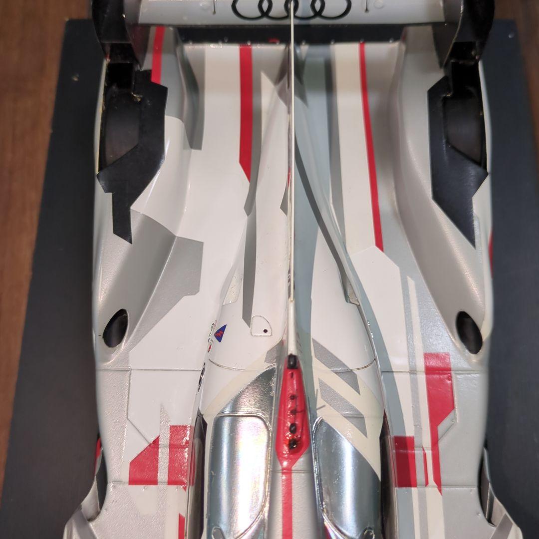 ミニカー Audi e-tron quattro Le Mans '14 1:18