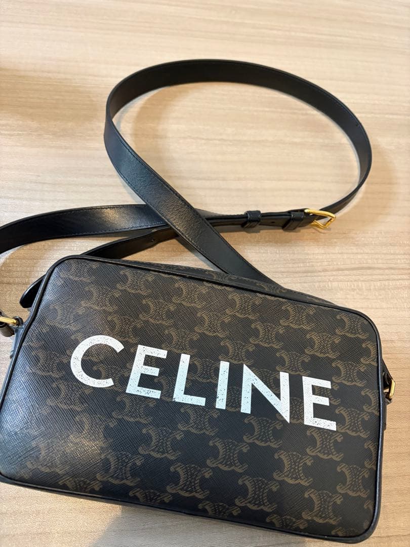 CELINE ショルダーバッグ ロゴ入り