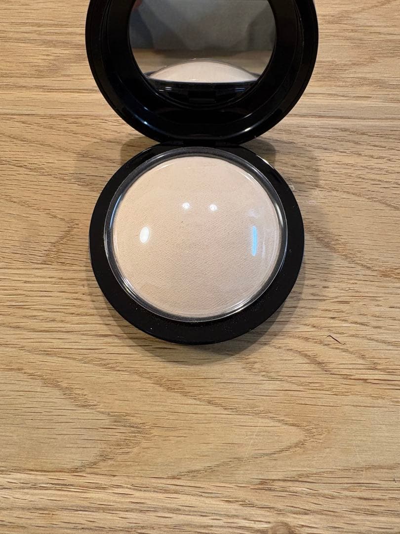 M・A・C ミネラライズスキンフィニッシュ　ナチュラルライト