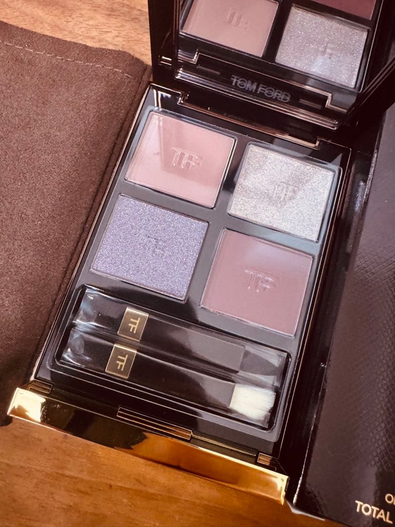 トムフォード アイ カラー クォード 01S メタリック モーブ 新品未使用