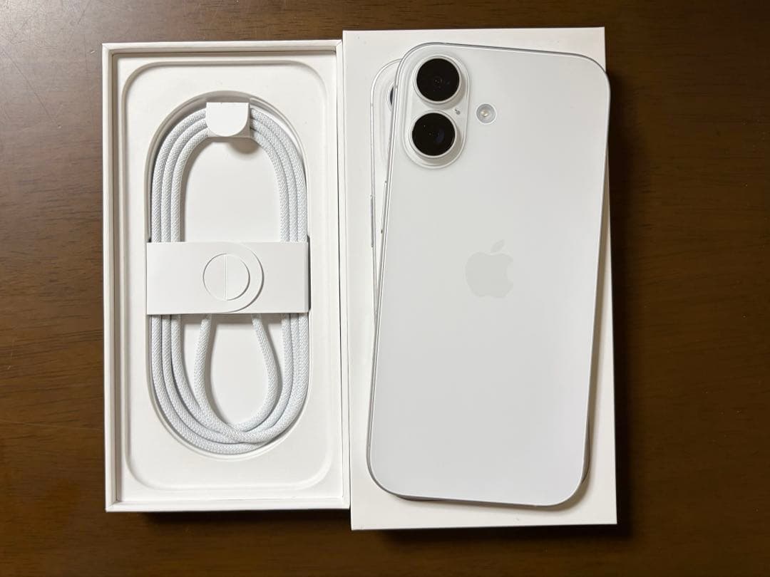 iPhone17 256GB ホワイト 美品 SIMフリー