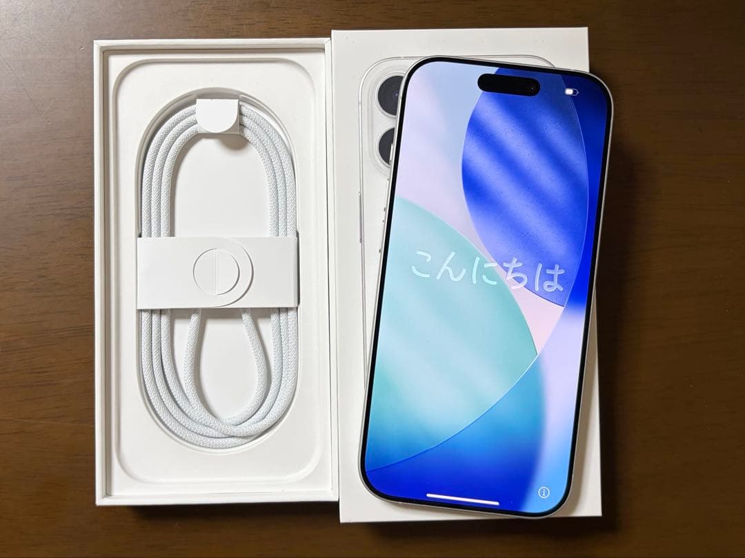 iPhone17 256GB ホワイト 美品 SIMフリー