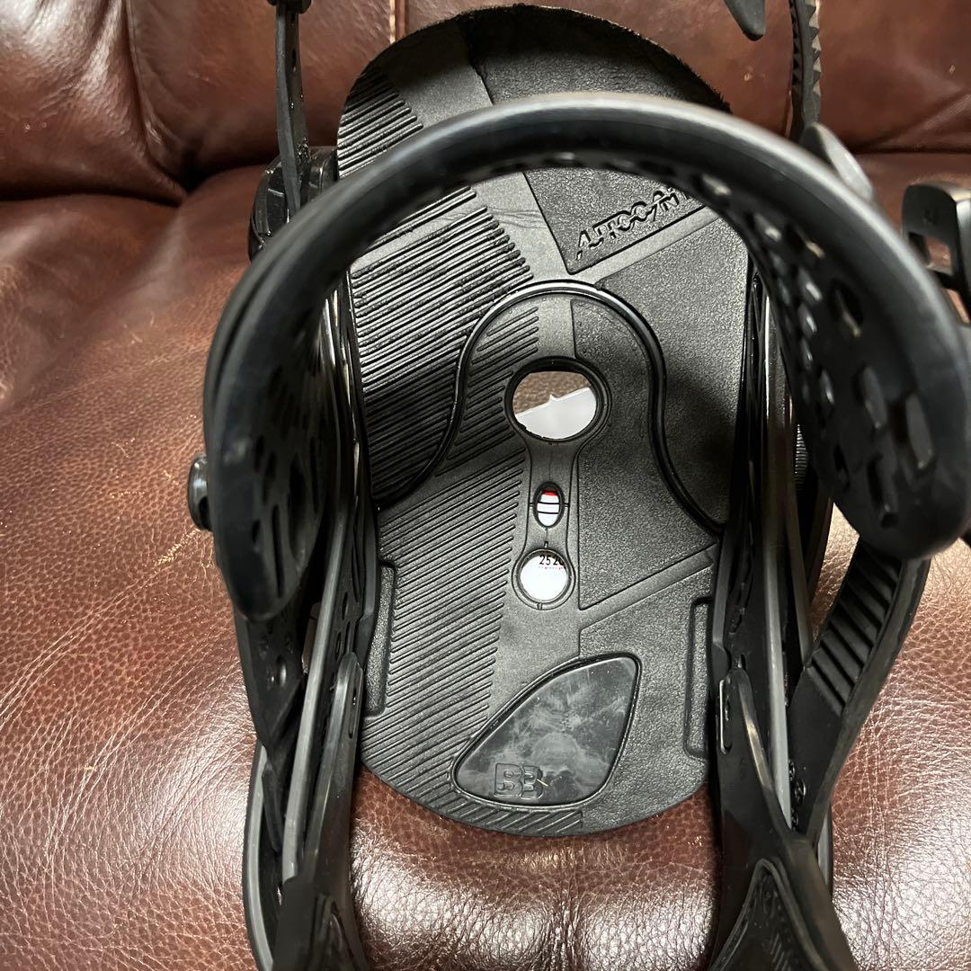 BURTON MALAVITA WING est M マラヴィータ