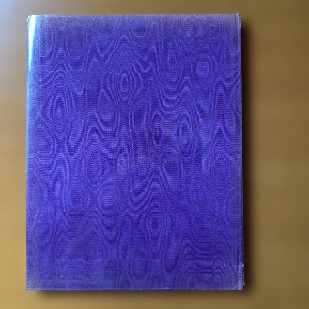 イリナ・イオネスコ　サイン入り写真集