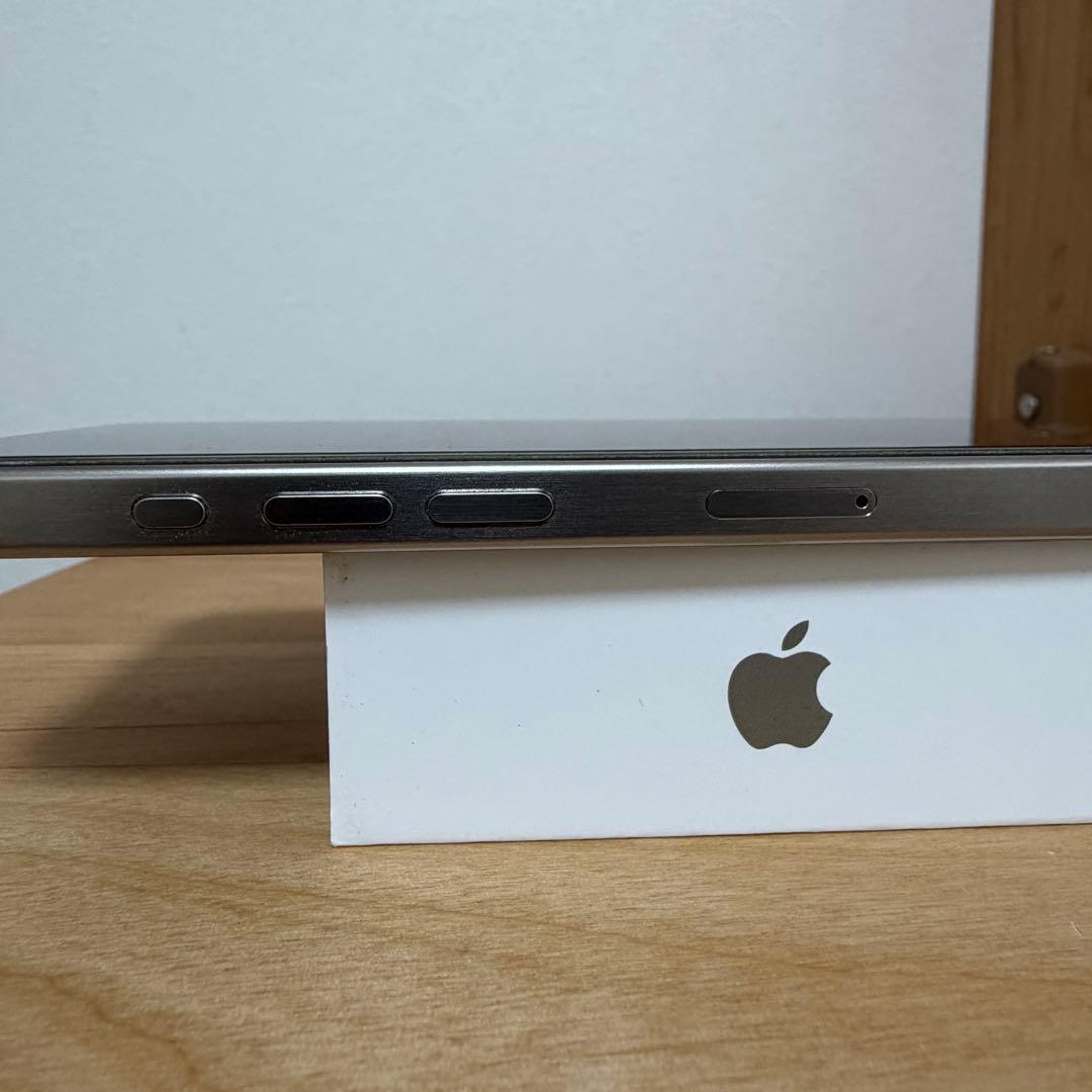 【超美品】Apple iPhone 15Pro ナチュラルチタニウム 128GB