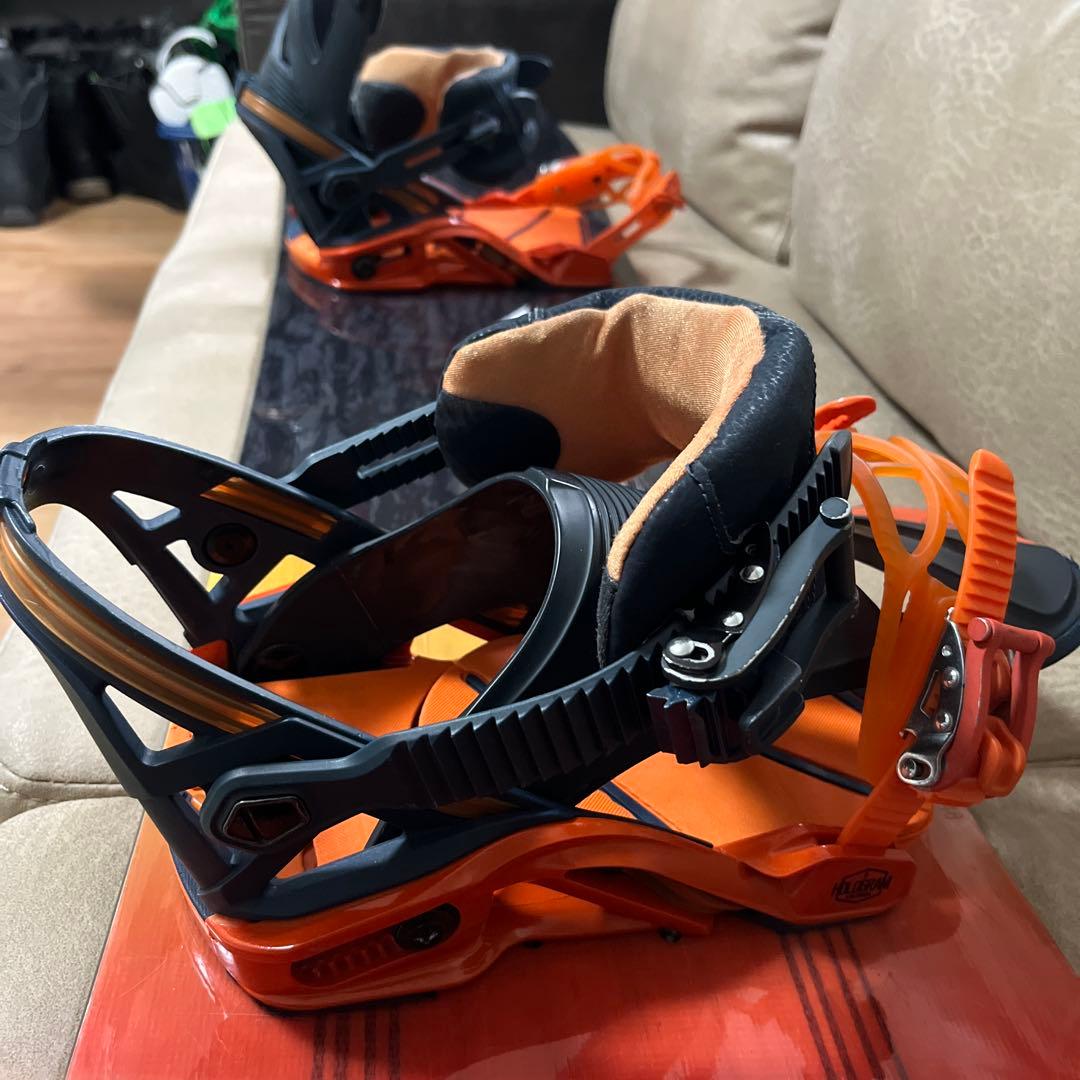 SALOMON SUPER 8 157 × SALOMON Hologram M