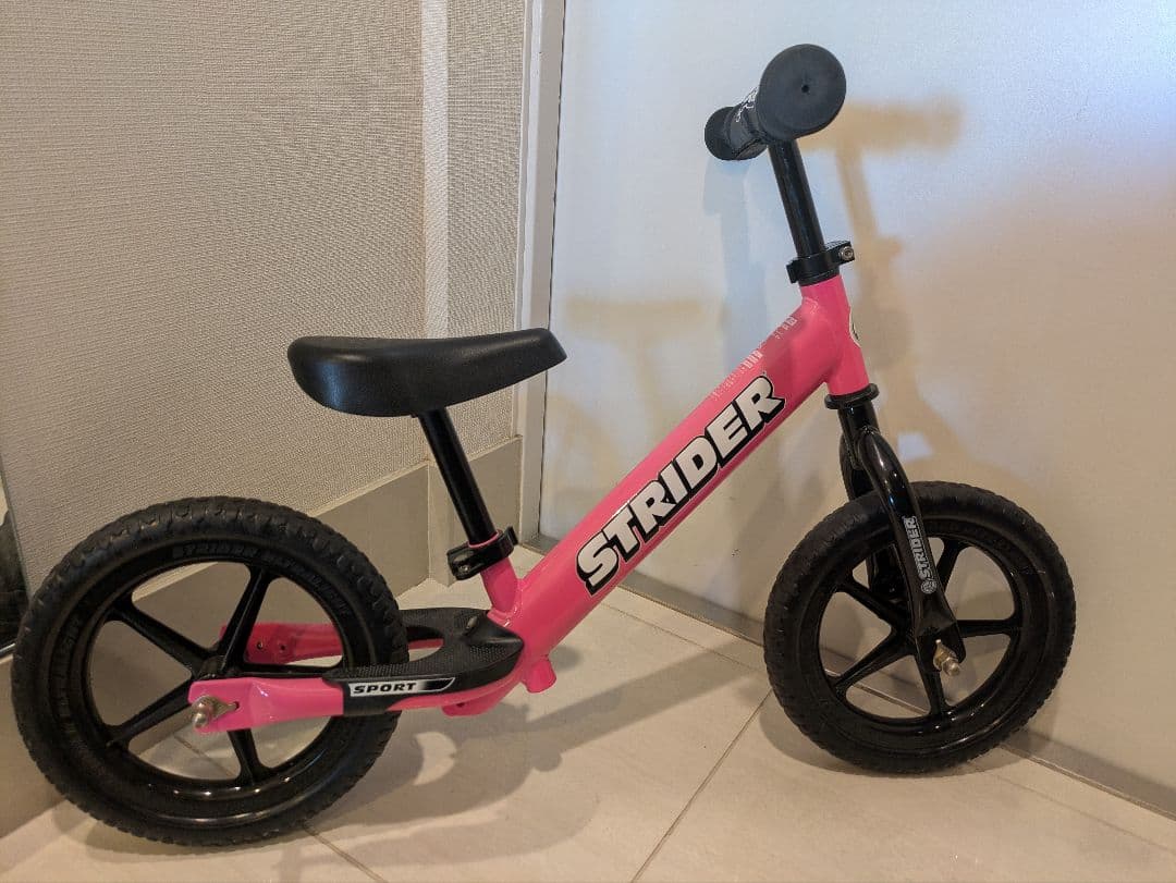 【直渡し値引き可】ストライダー　STRIDER ピンク